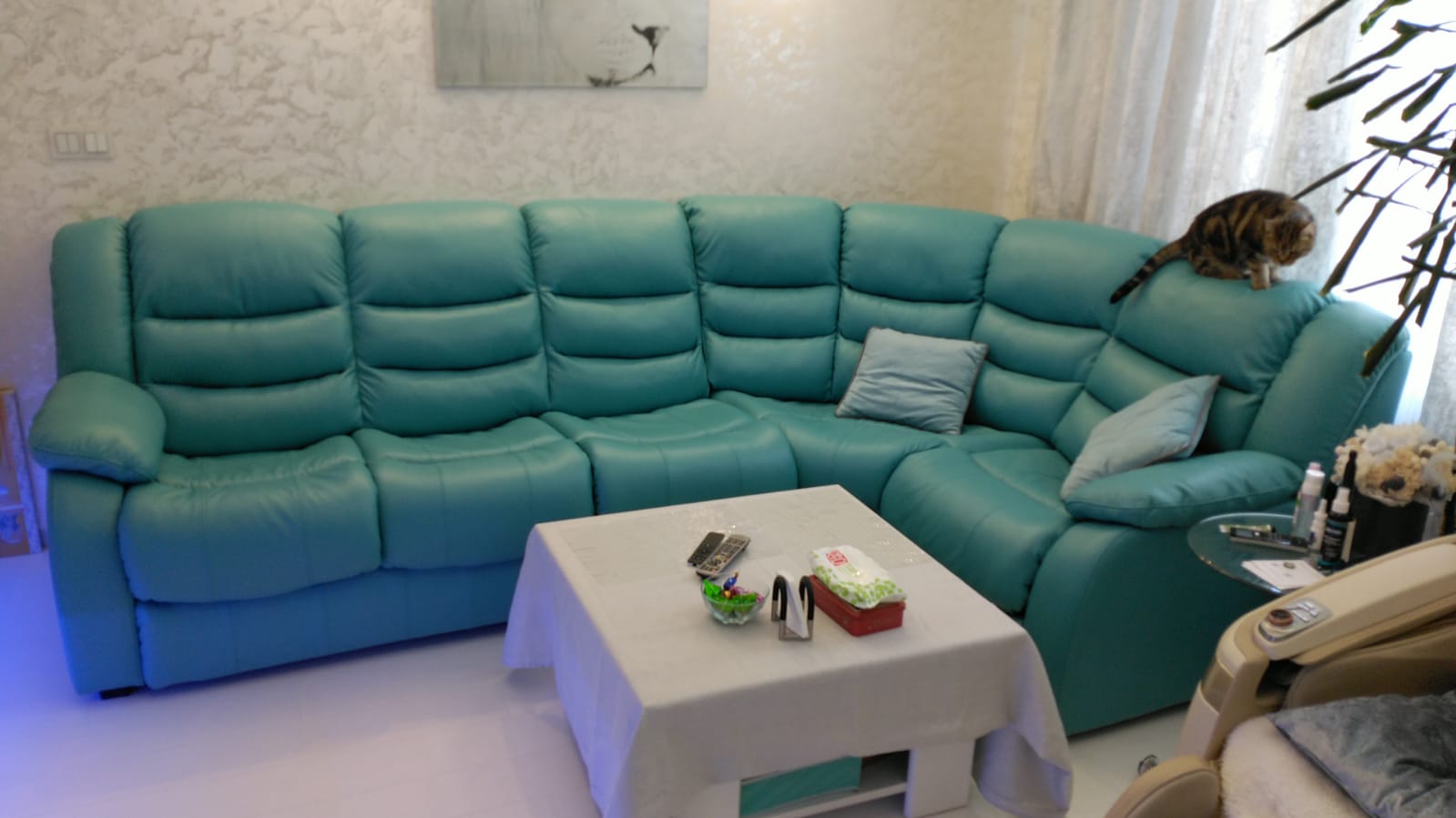 Перетяжка дивана на дому. поселок Луговой